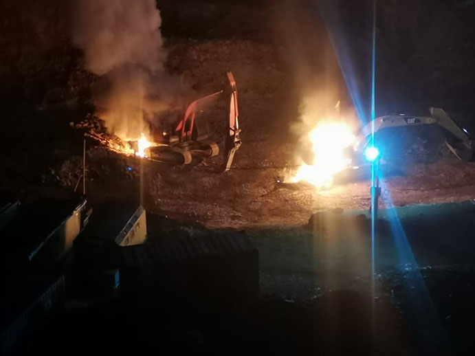 На скандальной «бамовской» стройке во Владивостоке ночью сгорела техника