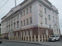 «Демонтировал не то здание»: с жителя Лесозаводска взыскали 360 тысяч рублей за уничтожение ФАПа